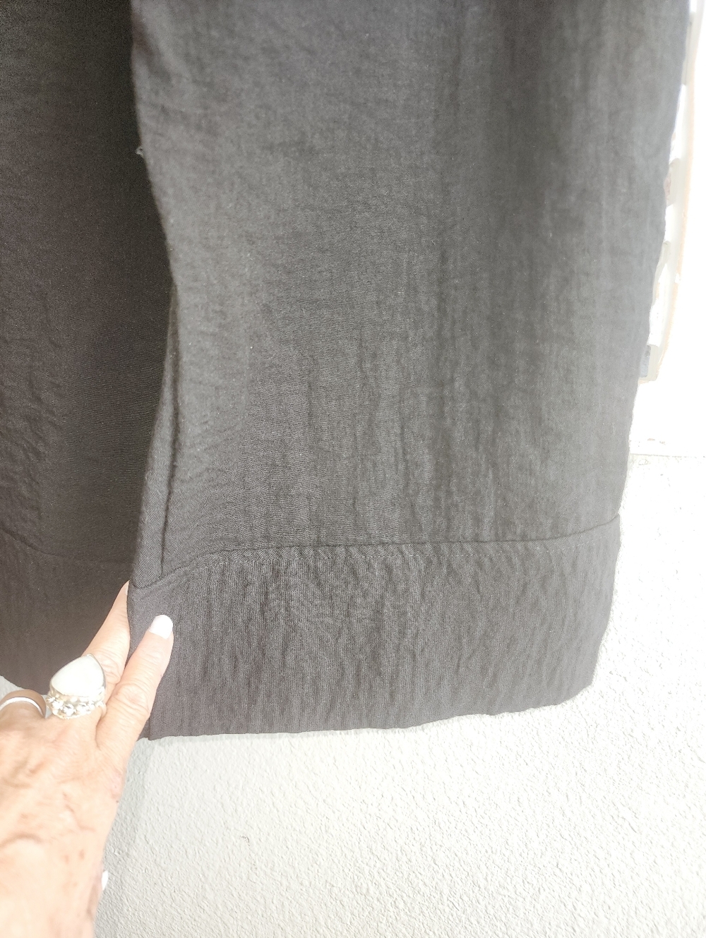 HABITAT RELAX CROPPED PANTS FOLDED HEM WITH A BUTTOM DETAIL SIZE MEDIUM - Picture 10 of 13